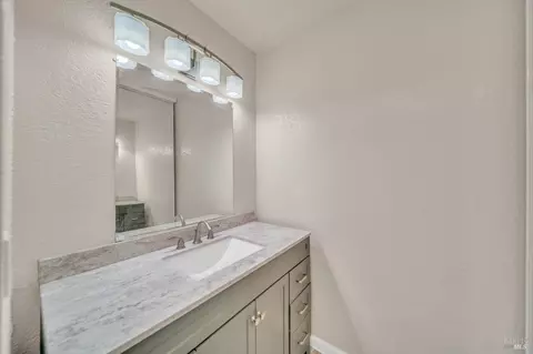 Bath - 398 Meadows Dr, Vallejo, CA 94589 photo 4 of 4