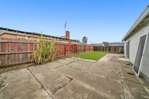 Exterior - 398 Meadows Dr, Vallejo, CA 94589 photo 4 of 13