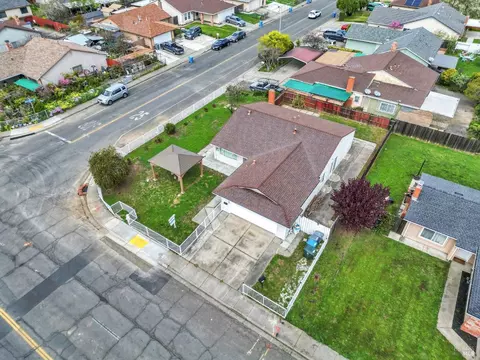 View/Area - 398 Meadows Dr, Vallejo, CA 94589 photo 3 of 9