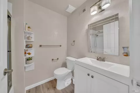 Bath - 398 Meadows Dr, Vallejo, CA 94589 photo 1 of 4