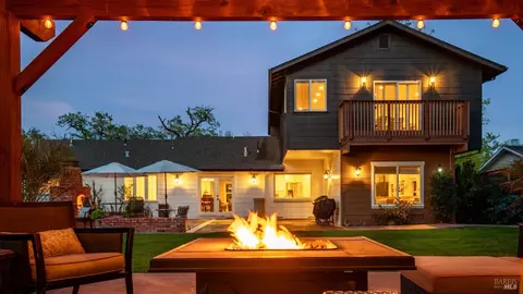 389 Piezzi Rd, Santa Rosa, CA 95401