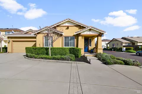 668 Embassy Cir, Vacaville, CA 95688
