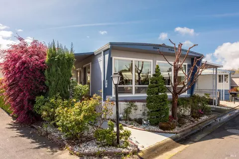158 Colonial Park Dr, Santa Rosa, CA 95403