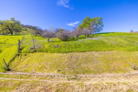 View/Area - 731 Rambleton Dr, Vacaville, CA 95688 photo 7 of 17