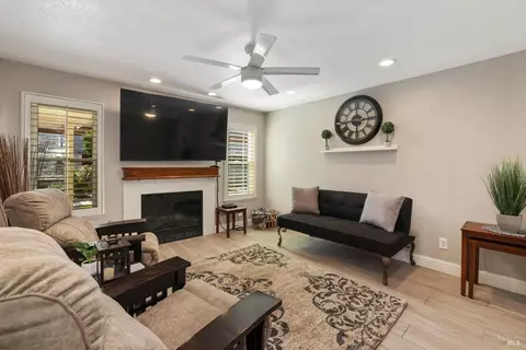 Living - 731 Rambleton Dr, Vacaville, CA 95688 photo 4 of 5