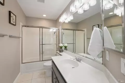 Bath - 731 Rambleton Dr, Vacaville, CA 95688 photo 5 of 5