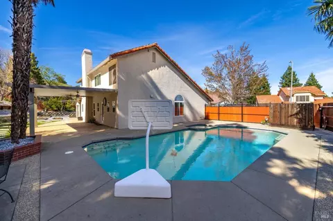 Exterior - 731 Rambleton Dr, Vacaville, CA 95688 photo 9 of 22