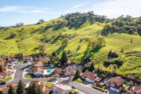 View/Area - 731 Rambleton Dr, Vacaville, CA 95688 photo 15 of 17