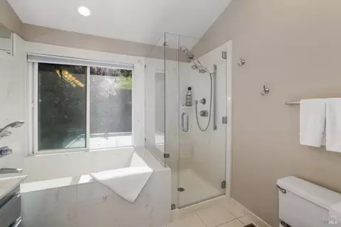 Bath - 731 Rambleton Dr, Vacaville, CA 95688 photo 3 of 5