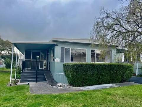 55 Oakwood Dr, Petaluma, CA 94954