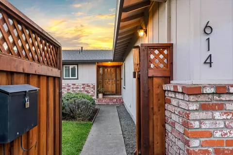 614 Ely Blvd S, Petaluma, CA 94954