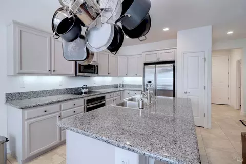 Kitchen - 529 Eagle Dr, Rio Vista, CA 94571 photo 1 of 8