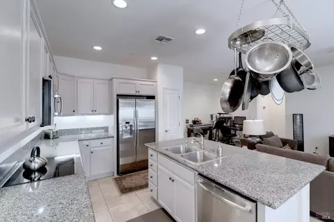 Kitchen - 529 Eagle Dr, Rio Vista, CA 94571 photo 3 of 8