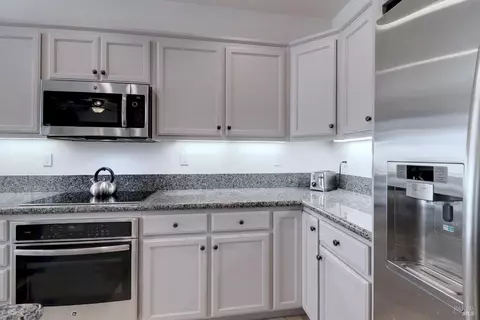 Kitchen - 529 Eagle Dr, Rio Vista, CA 94571 photo 6 of 8