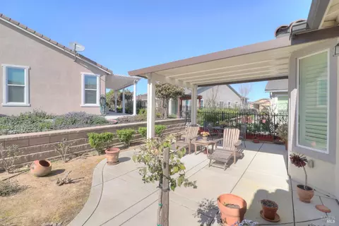 Exterior - 529 Eagle Dr, Rio Vista, CA 94571 photo 4 of 12