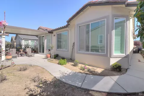 Exterior - 529 Eagle Dr, Rio Vista, CA 94571 photo 6 of 12
