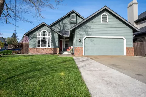 2127 Bock St, Santa Rosa, CA 95403