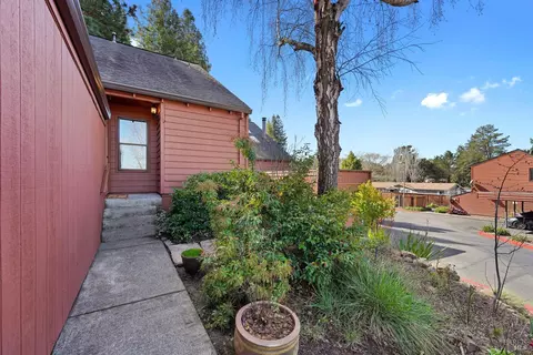 67 Kingston Ln, Cotati, CA 94931 photo 2