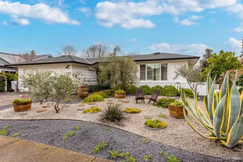 328 Mountain Vista Ct, Santa Rosa, CA 95409