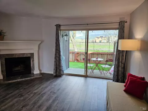 1457 Parkway Dr, Rohnert Park, CA 94928