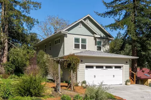 14622 Kit Ln, Occidental, CA 95465