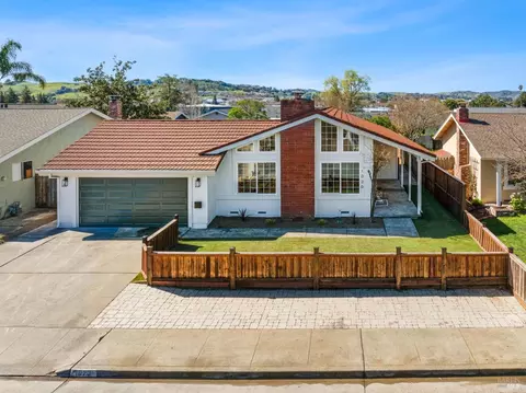 1020 Aspen Way, Petaluma, CA 94954