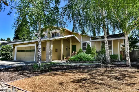 690 Hudson Ct, Sonoma, CA 95476