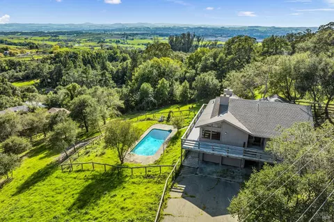 5441 Alta Monte Dr, Santa Rosa, CA 95404