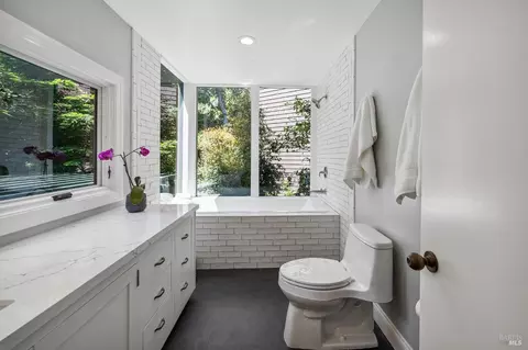 Bath - 15 Stetson Ave, Mill Valley, CA 94941 photo 4 of 8