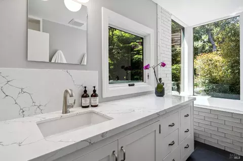 Bath - 15 Stetson Ave, Mill Valley, CA 94941 photo 5 of 8