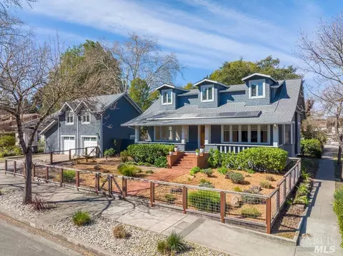 725 Monroe St, Santa Rosa, CA 95404