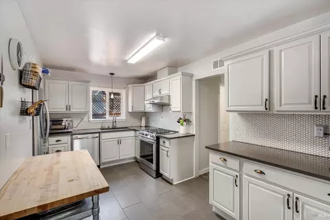 2365 Gerald St, Napa, CA 94559 photo 15