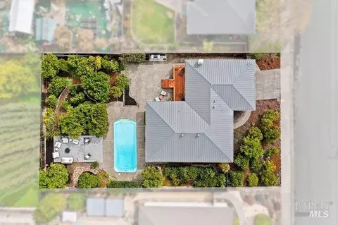 1024 Harold Ln, Healdsburg, CA 95448