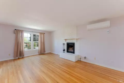 1196 S Dora St, Ukiah, CA 95482 photo 4
