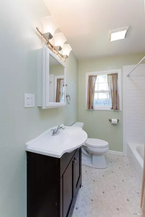 1196 S Dora St, Ukiah, CA 95482 photo 13