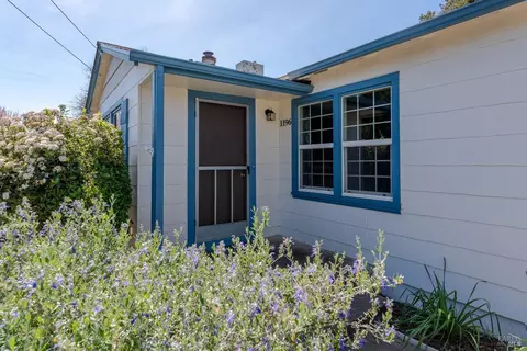 1196 S Dora St, Ukiah, CA 95482 photo 2