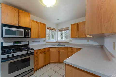 1196 S Dora St, Ukiah, CA 95482 photo 8