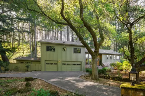 484 Woodley Pl, Santa Rosa, CA 95409