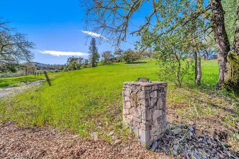 2910 Riebli Rd, Santa Rosa, CA 95404