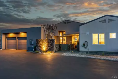1890 Trimble Ln, Cloverdale, CA 95425