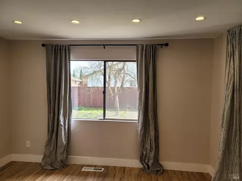 205 Rushmore Ave, Petaluma, CA 94954 photo 4