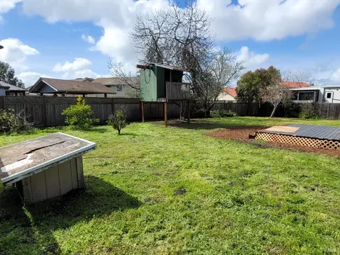 205 Rushmore Ave, Petaluma, CA 94954 photo 2