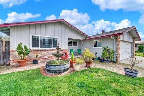 148 Stanton Ave, Vacaville, CA 95687