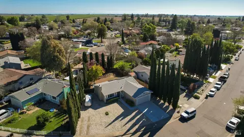 550 W Creekside Cir, Dixon, CA 95620 photo 27