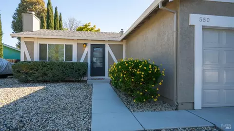 550 W Creekside Cir, Dixon, CA 95620 photo 5