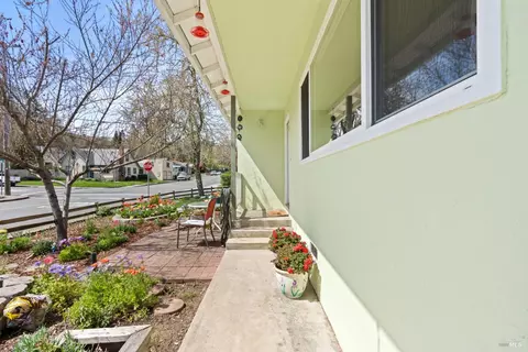 194 Pine St, Willits, CA 95490 photo 3
