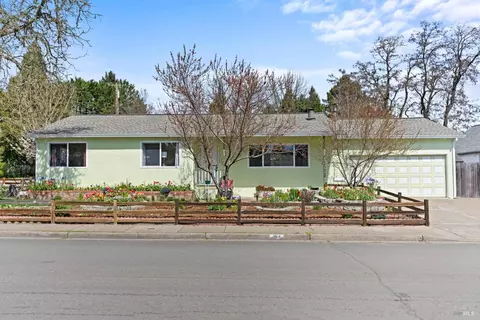 194 Pine St, Willits, CA 95490