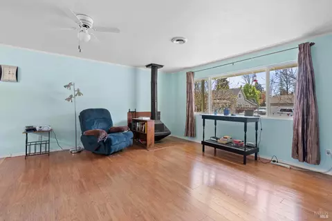 194 Pine St, Willits, CA 95490 photo 6