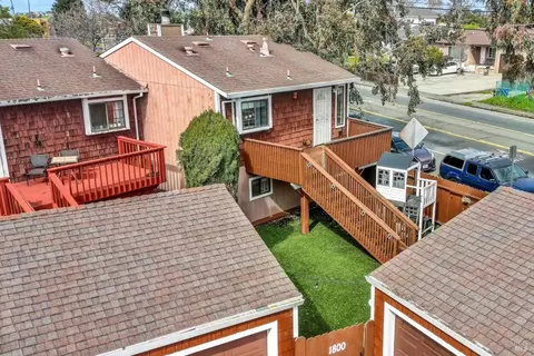 1800 Dalessi Ln, Pinole, CA 94564