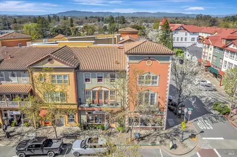 454 Emily Rose Cir, Windsor, CA 95492